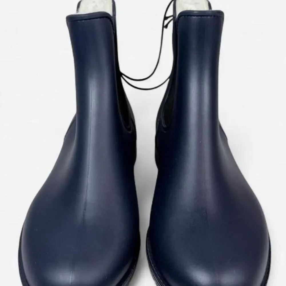 NWT Chelsea Rain Boots Women’s 9 Navy Blue Fleece Lined Ankle Booties